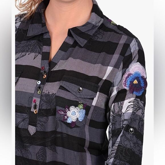 DESIGUAL LAURA ILLA Embroidered Gray Blouse Top Shirt V-neck Roll Tab Sleeve M-L - Picture 2 of 15